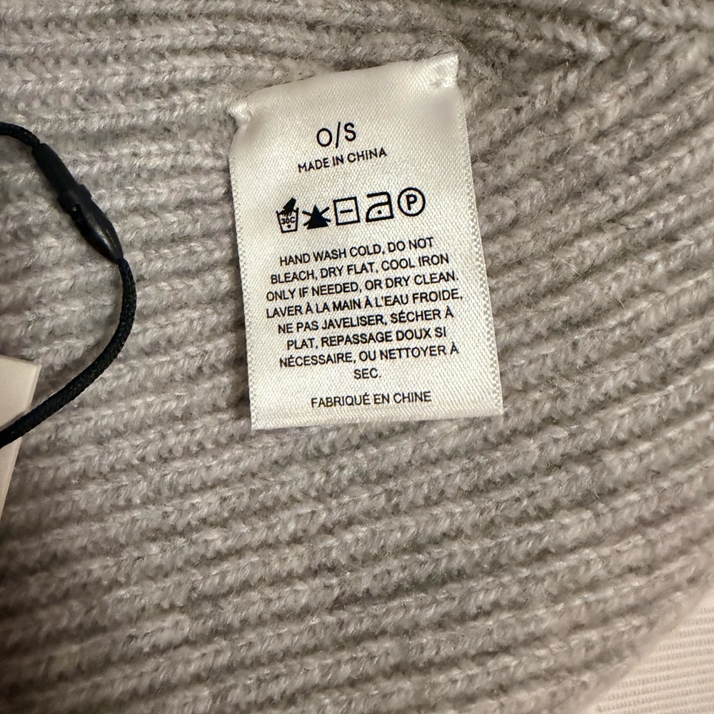 Babaton 100% Cashmere Light Gray Knit Toque - Picture 9 of 12